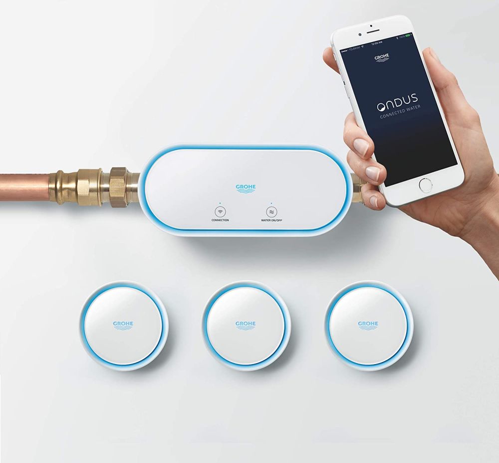 GROHE SENSE KIT: 1 GROHE SENSE GUARD SMART WATER CONTROLLER, 3 GROHE SENSE SMART WATER SENSOR, WHITE