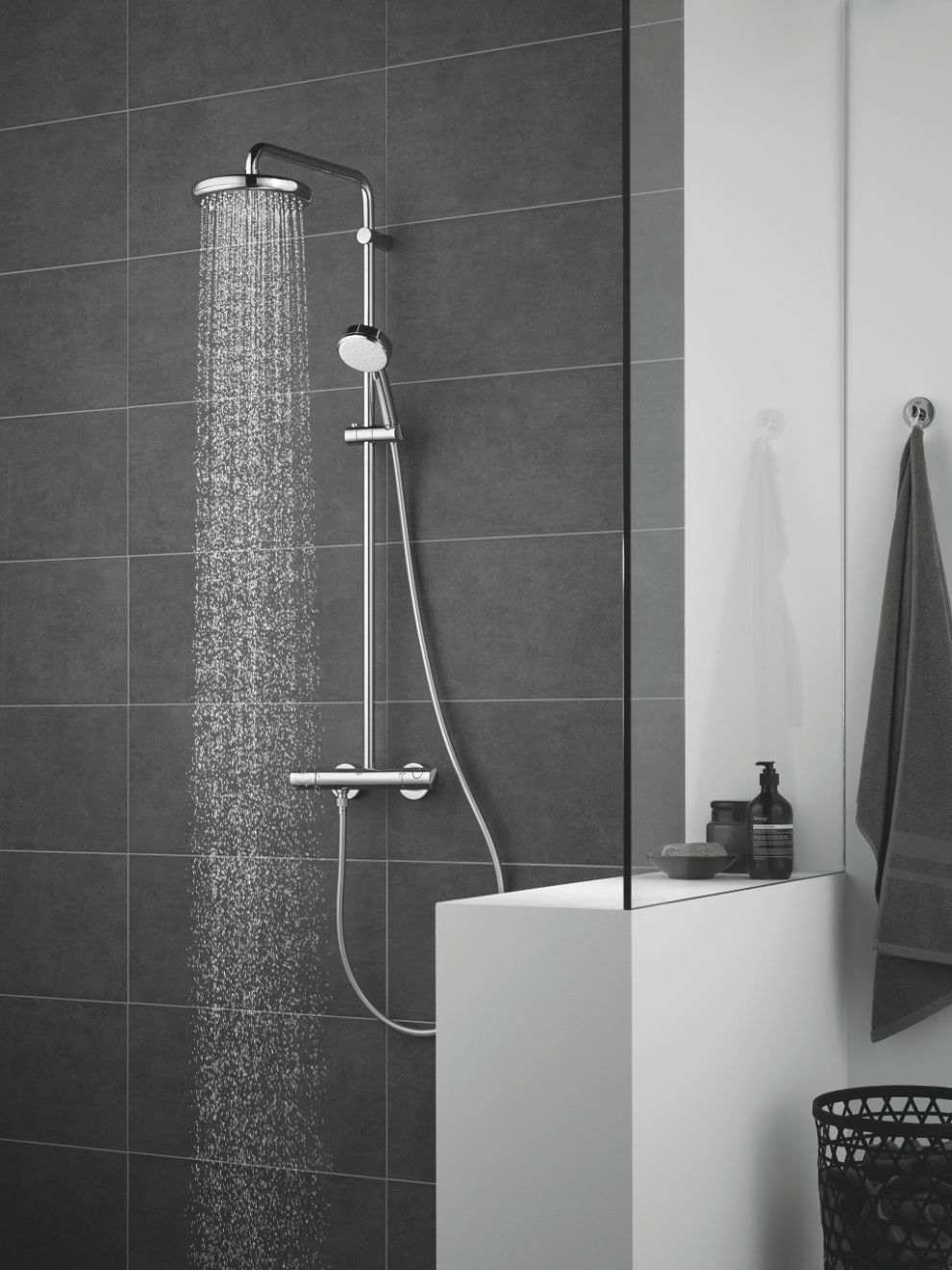 GROHE TEMPESTA COSMOPOLITAN SYSTEM 250 CUBE SHOWER SYSTEM WITH DIVERTER FOR WALL MOUNTING | CHROME