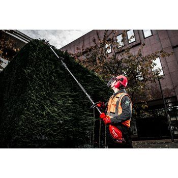 MILWAUKEE CORDLESS FUEL HEDGE TRIMMER ATTACHMENT (M18FOPH-HTA) |18V