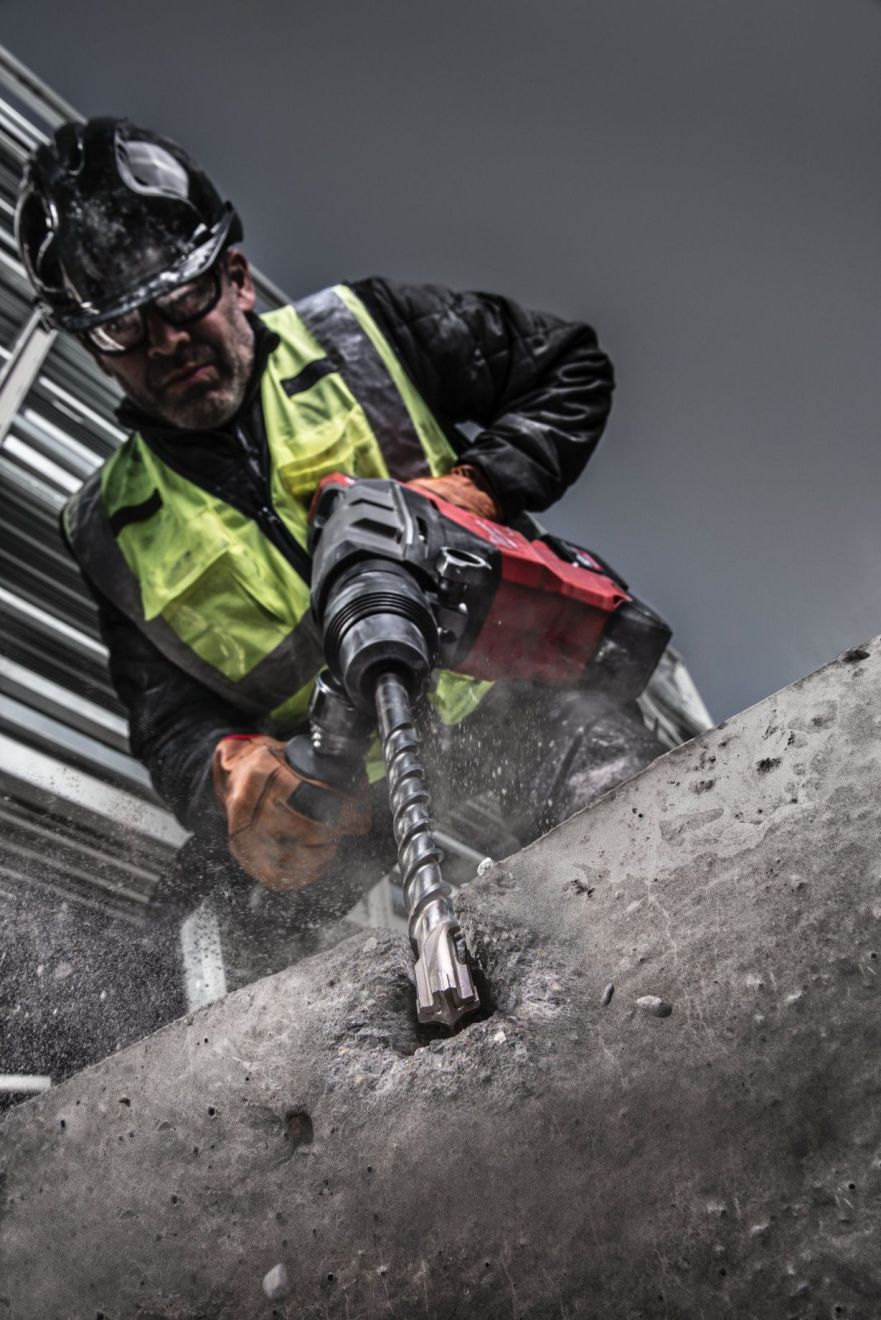 MILWAUKEE CONCRETE DRILL BIT FOR USE WITH COMBI HAMMERS 5KG AND ABOVE SDS-MAX|22X320