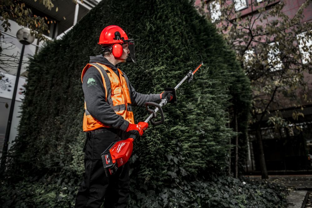 MILWAUKEE CORDLESS FUEL HEDGE TRIMMER ATTACHMENT |18V|[M18FOPH-HTA]