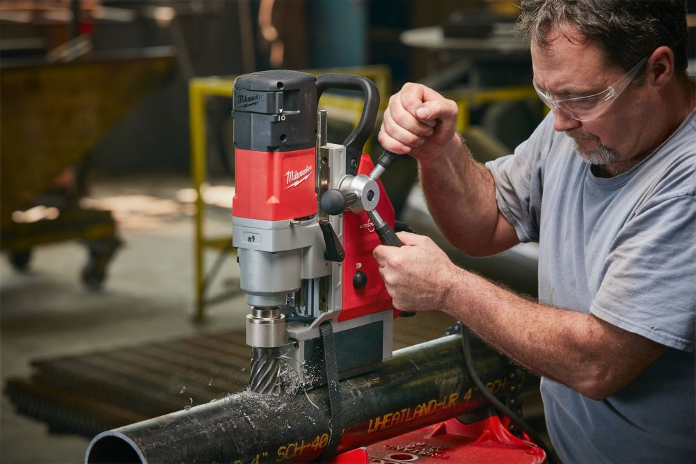 MILWAUKEE MAGNETIC DRIILING PRESS WITH PERMANENT MAGNET, AUTOSTOP|[MDP41]