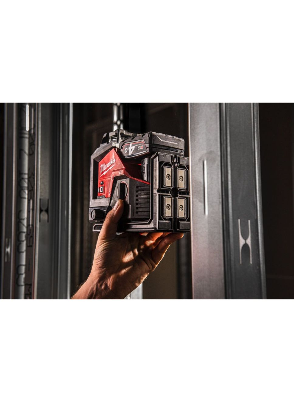 MILWAUKEE M12 GREEN 360? 3 PLANE LASER KIT, 1 X 4.0 AH LI-ION BATTERY AND CHARGER|[M123PL-401C ]