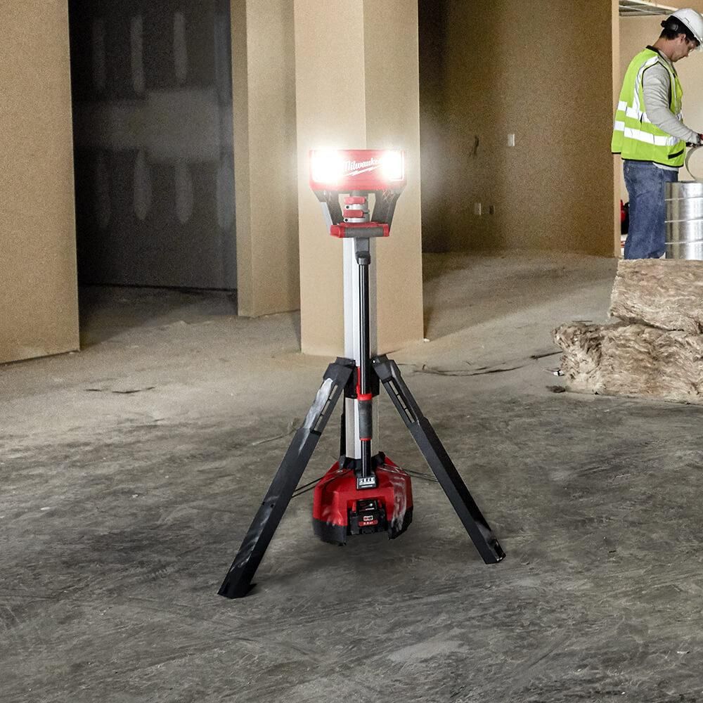 MILWAUKEE M18 HIGH OUTPUT STAND AREA LIGHT CHARGER | [M18HOSALC-0]