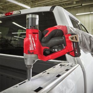 MILWAUKEE M18 FUEL RIVET TOOL W/ ONE KEY | 2 X M18 B2 BAT PACK & M12-18 FC CHARGER | [M18ONEFPRT-202X]