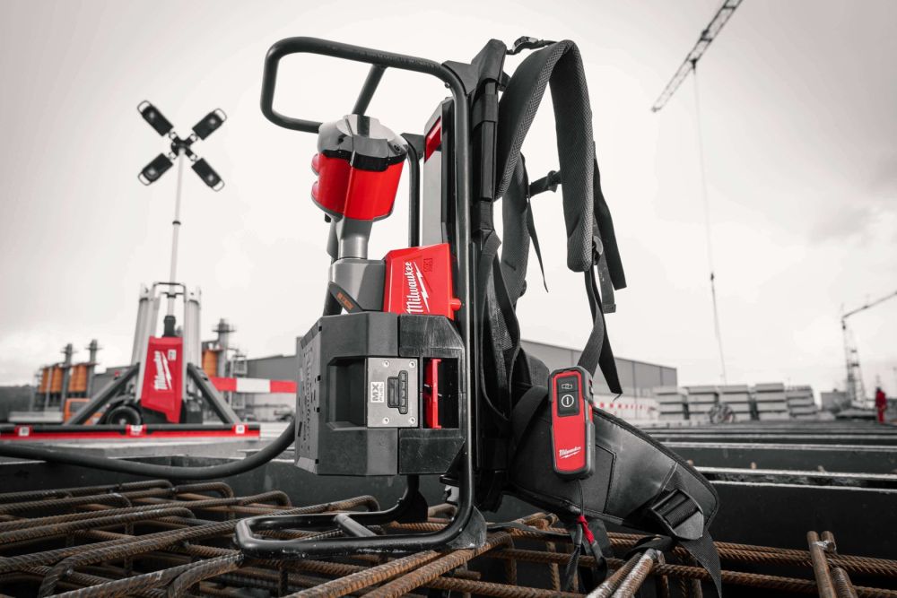 MILWAUKEE MX FUEL BACKPACK CONCRETE VIBRATOR [MXFCVBP-602] with 2 x MXFXC406 BATERY PACK & MXF C CHARGER