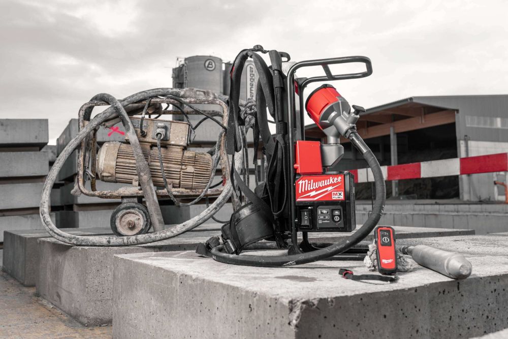MILWAUKEE MX FUEL BACKPACK CONCRETE VIBRATOR [MXFCVBP-602] with 2 x MXFXC406 BATERY PACK & MXF C CHARGER
