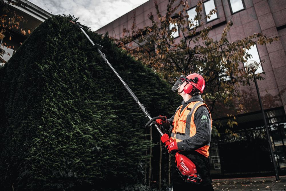 MILWAUKEE CORDLESS FUEL HEDGE TRIMMER ATTACHMENT |18V|[M18FOPH-HTA]