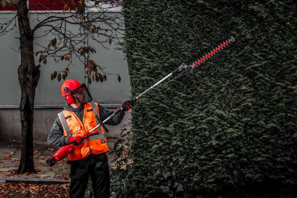 MILWAUKEE CORDLESS FUEL HEDGE TRIMMER ATTACHMENT |18V|[M18FOPH-HTA]