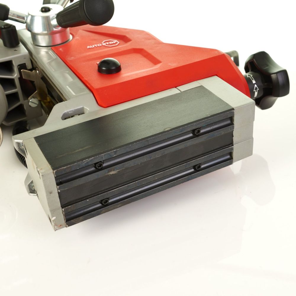 MILWAUKEE MAGNETIC DRIILING PRESS WITH PERMANENT MAGNET, AUTOSTOP|[MDP41]