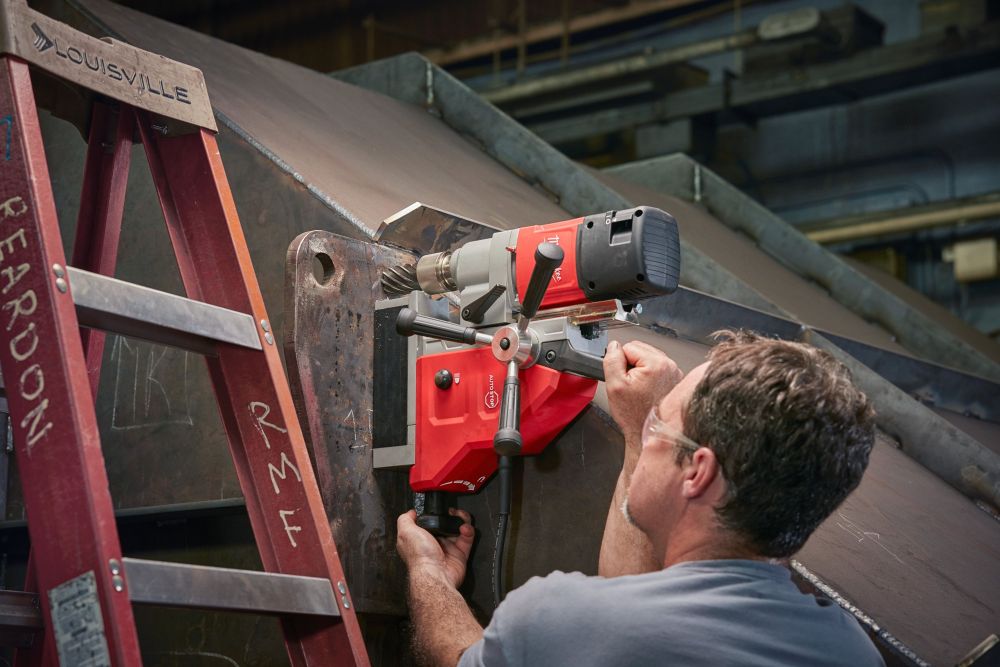 MILWAUKEE MAGNETIC DRIILING PRESS WITH PERMANENT MAGNET, AUTOSTOP|[MDP41]
