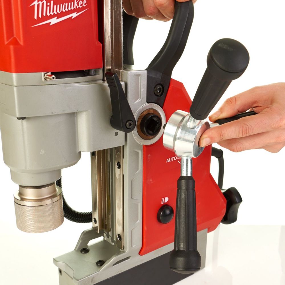 MILWAUKEE MAGNETIC DRIILING PRESS WITH PERMANENT MAGNET, AUTOSTOP|[MDP41]