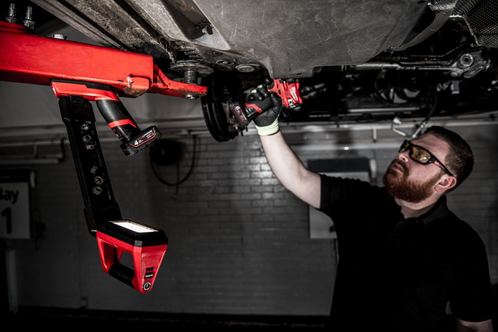 MILWAUKEE M12 UNDERCARRIAGE LIGHT | M12 UCL-0 | 1200 LUMENS