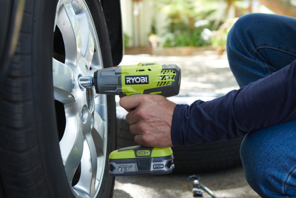 RYOBI 18V ONE+ CORDLESS 3-SPEED IMPACT WRENCH STARTER KIT, 1X2.0 AH BATTERY, CHARGER, TOOL BAG [R18IW3-140SF]