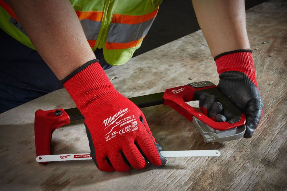 MILWAUKEE DIPPED GLOVES CUT LEVEL 3/C | LARGE | 9
